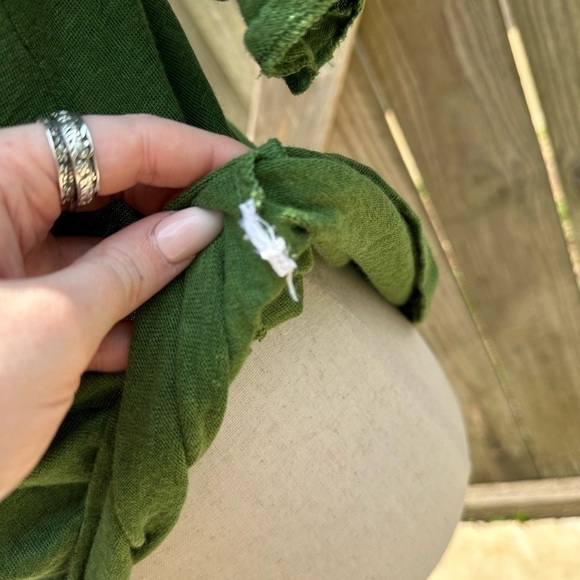 J. Jill Love Linen Flutter Ruffle Stacked Sleeve Forest Green Short Sleeve Top - Picture 5 of 10